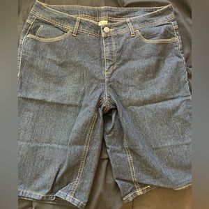 Women’s Bermuda short